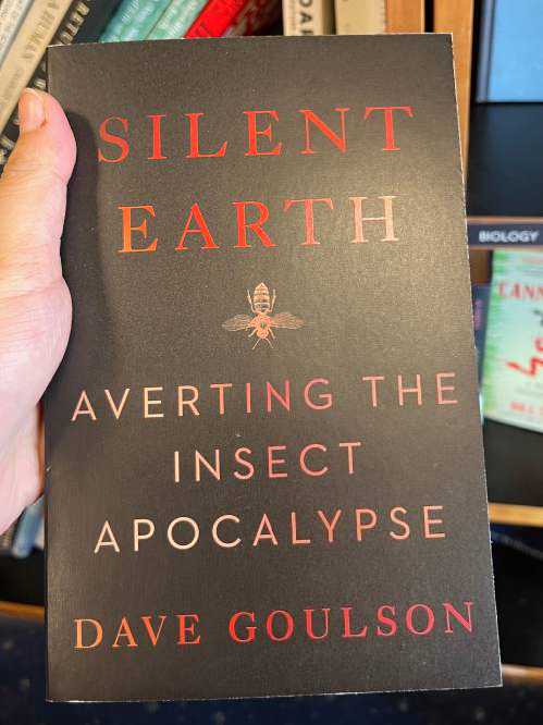 Silent Earth by Dave Goulson